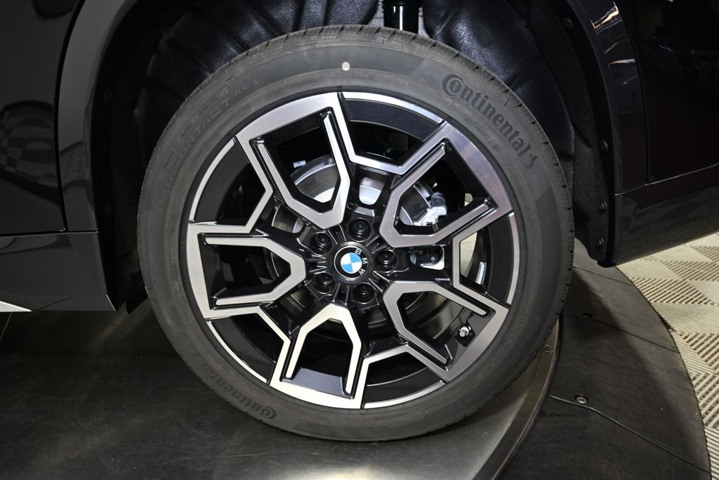 Thumbnail: 2025 BMW X1 - 12