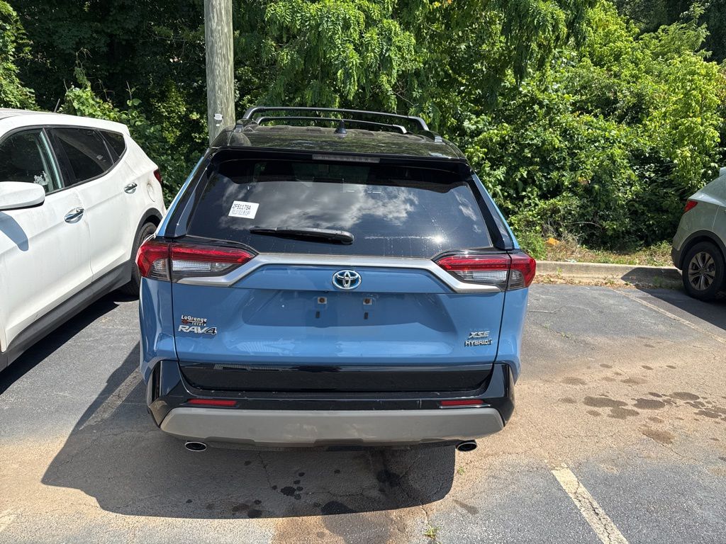 View vehicle photo 3