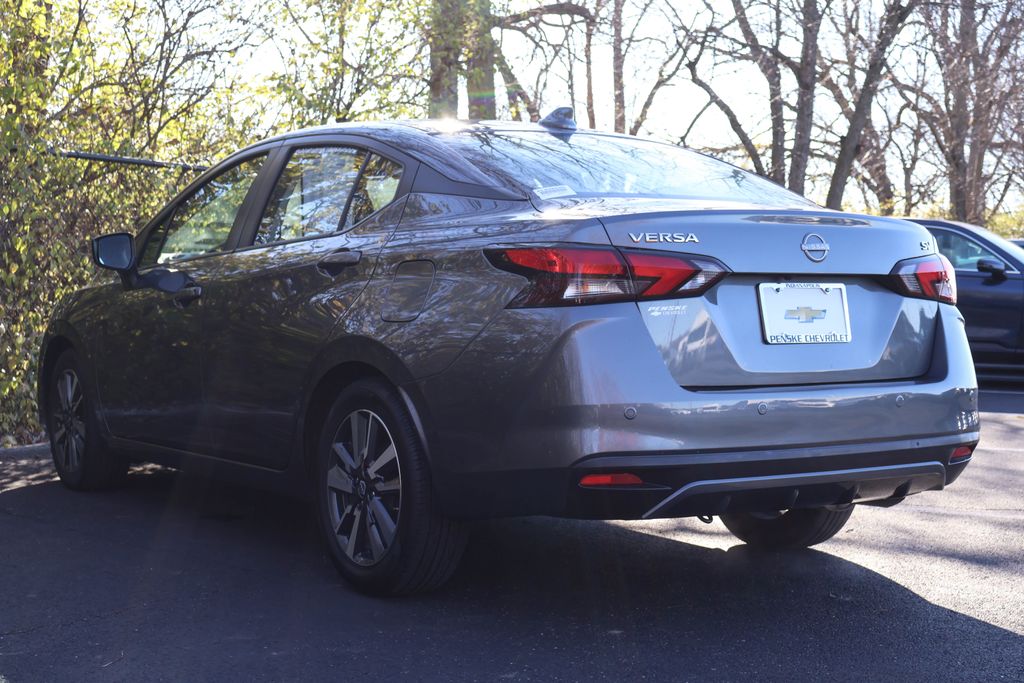 2023 Nissan Versa 1.6 SV 5