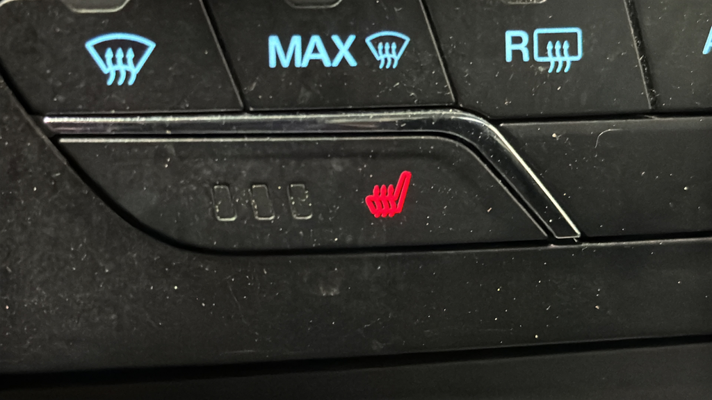 Used 2018 Shadow Black Ford SEL image 33