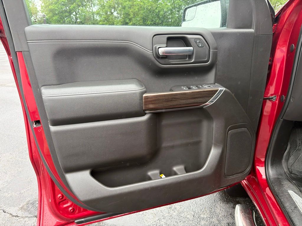 Thumbnail: 2019 Chevrolet Silverado 1500 - 17
