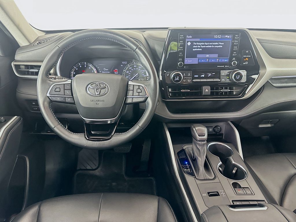 Thumbnail: 2021 Toyota Highlander - 22