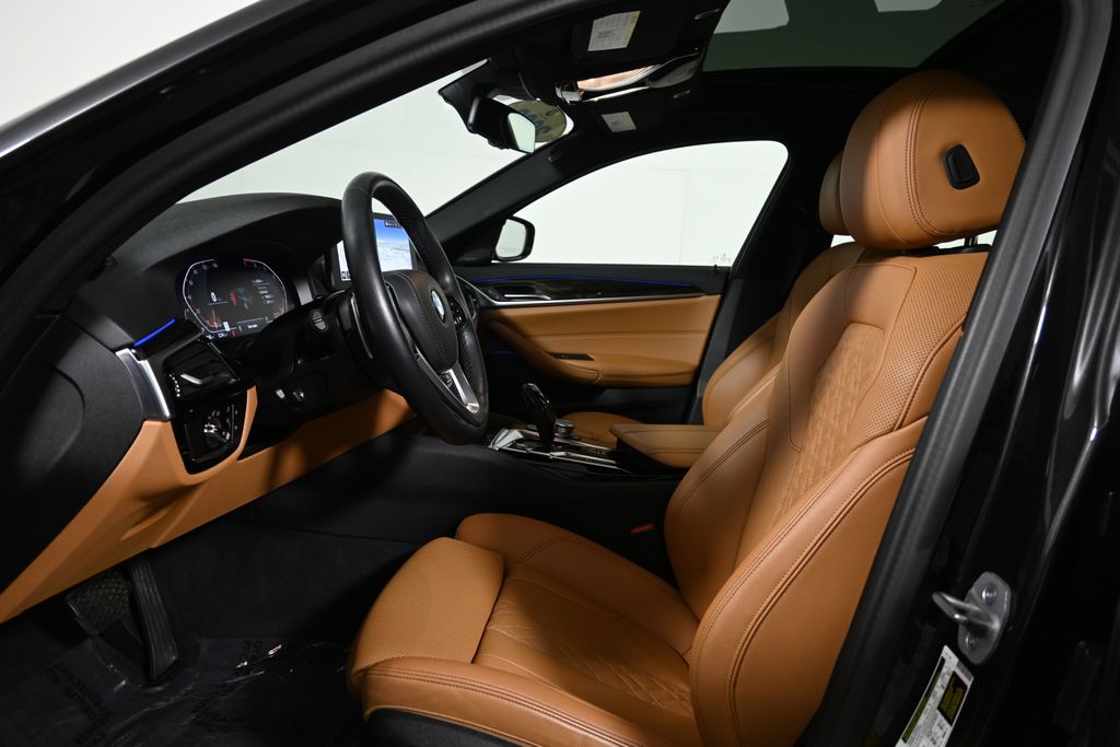 Thumbnail: 2023 BMW 5 Series - 3