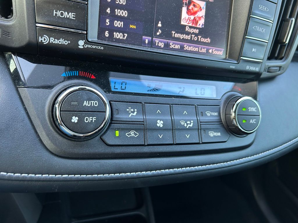 Thumbnail: 2018 Toyota RAV4 - 25