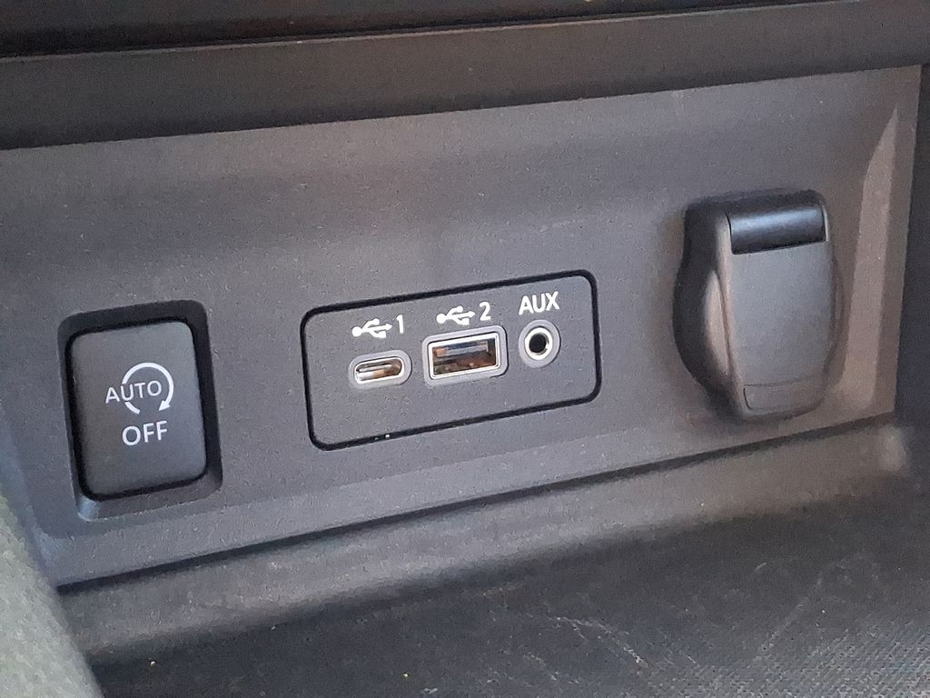 Thumbnail: 2024 Nissan Sentra - 25