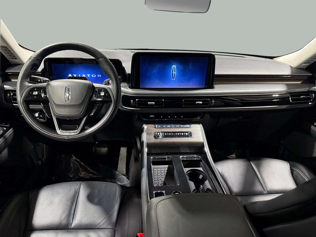 Certified Used 2025 Pristine White Metallic Tri-Coat Lincoln Reserve image 19