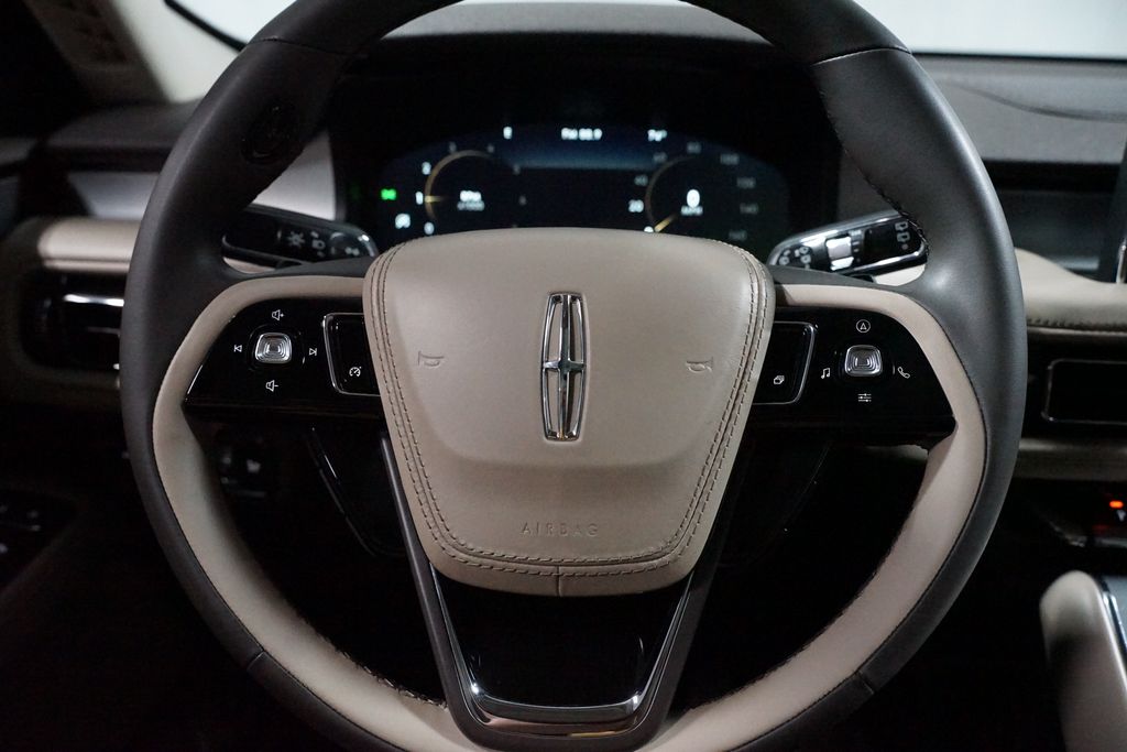 Thumbnail: 2023 Lincoln Aviator - 12