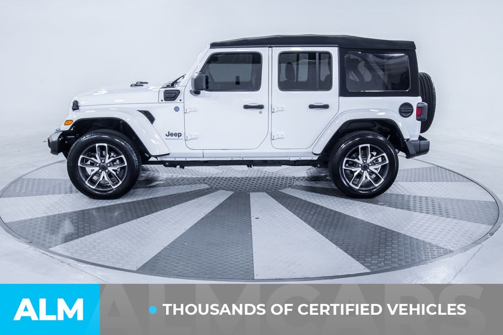 View vehicle photo 4