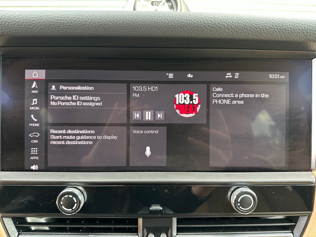 Thumbnail: 2026 Porsche Macan - 30