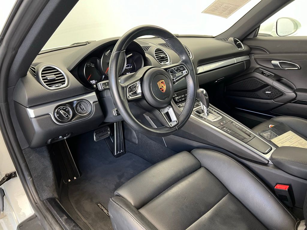 Thumbnail: 2018 Porsche 718 Cayman - 4