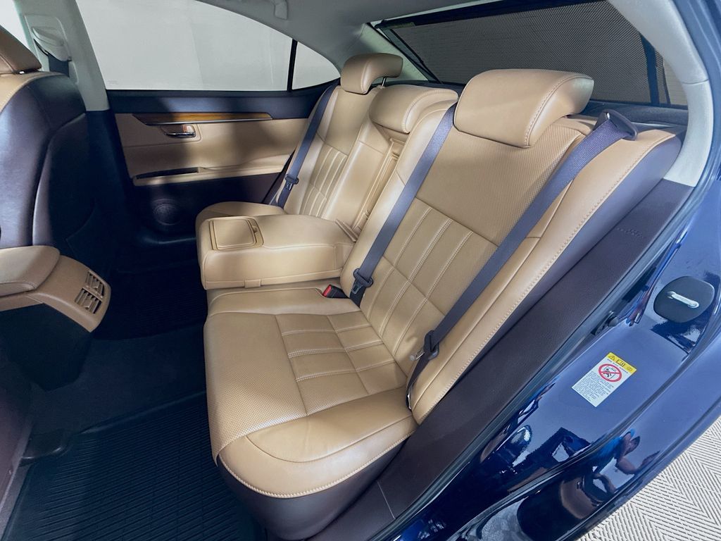 2016 Lexus ES 350 25