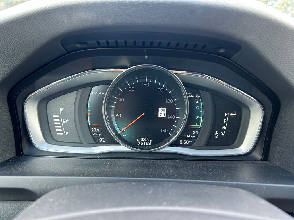 Thumbnail: 2016 Volvo S60 - 24