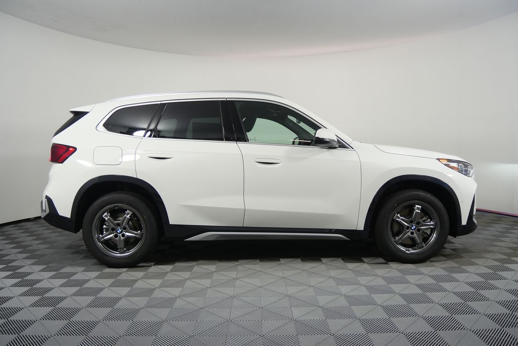 Thumbnail: 2026 BMW X1 - 2