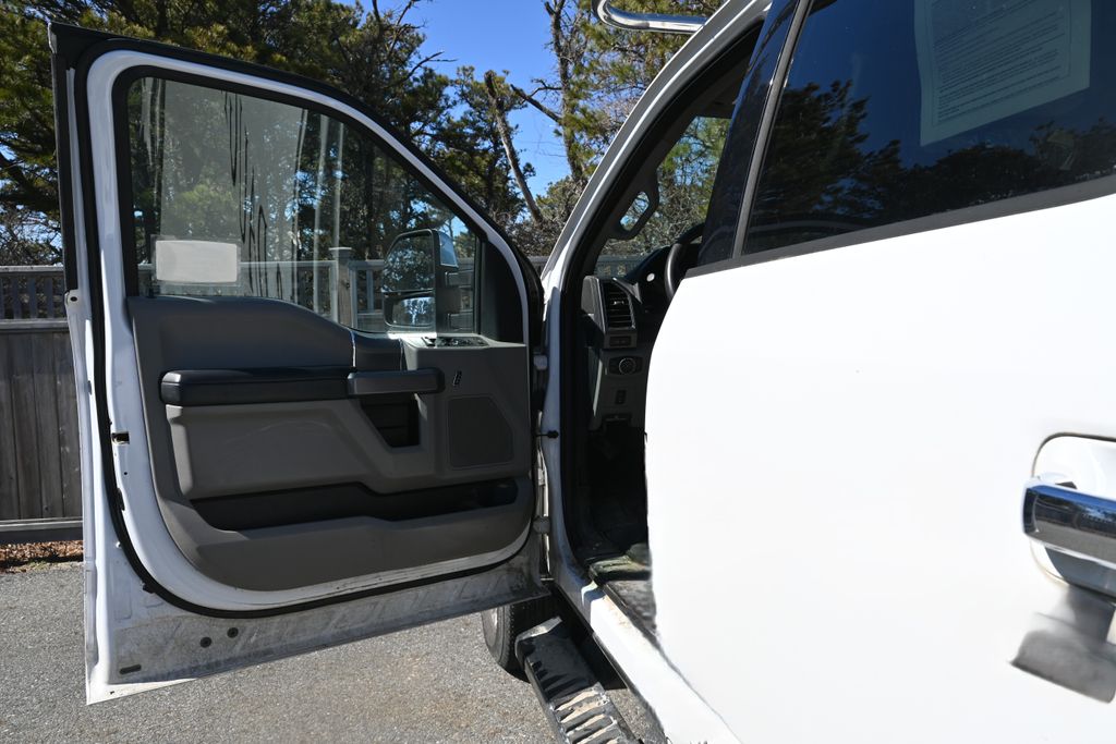 Thumbnail: 2018 Ford Econoline - 8