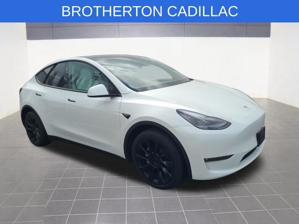 View vehicle photo 3