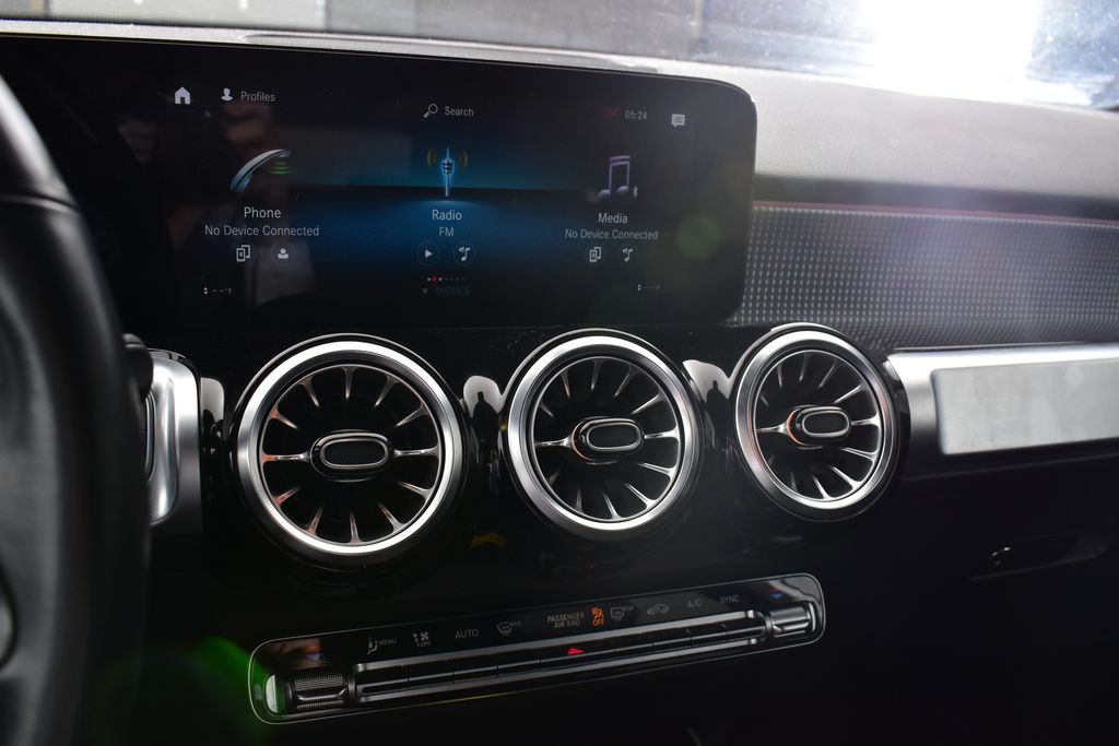 Thumbnail: 2022 Mercedes-Benz GLB - 18