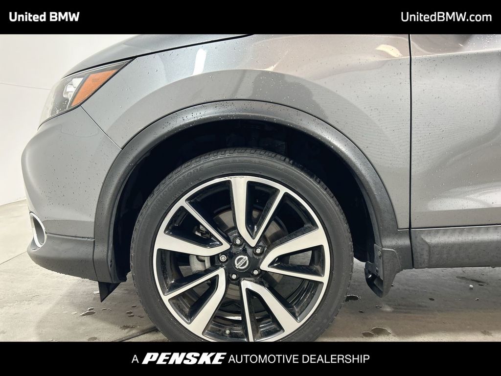 Thumbnail: 2018 Nissan Rogue Sport - 10