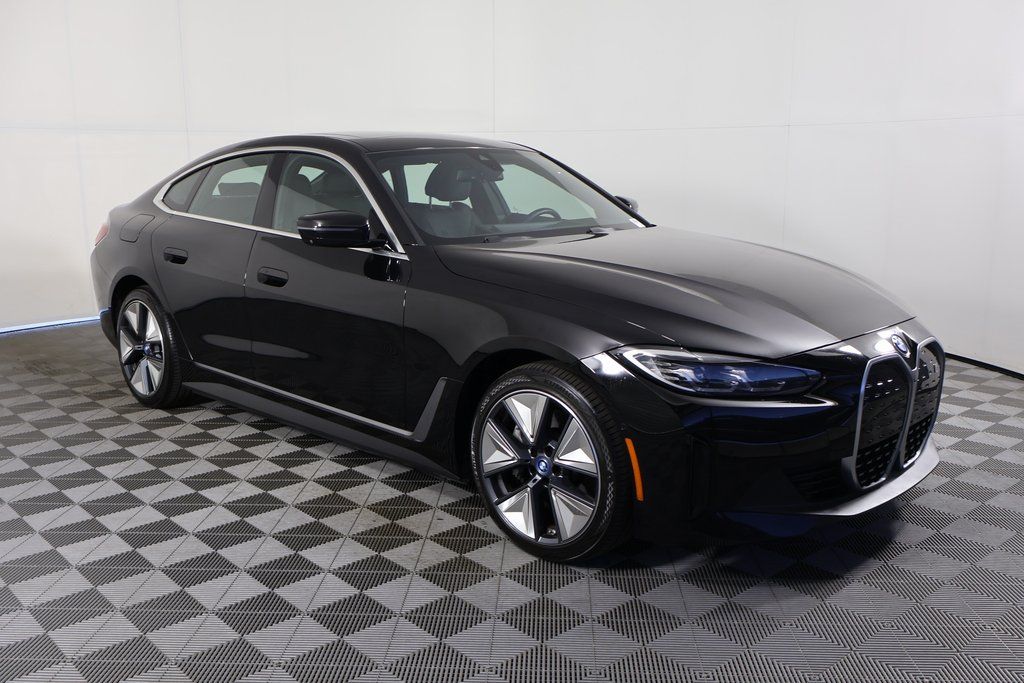 Thumbnail: 2023 BMW i4 - 3