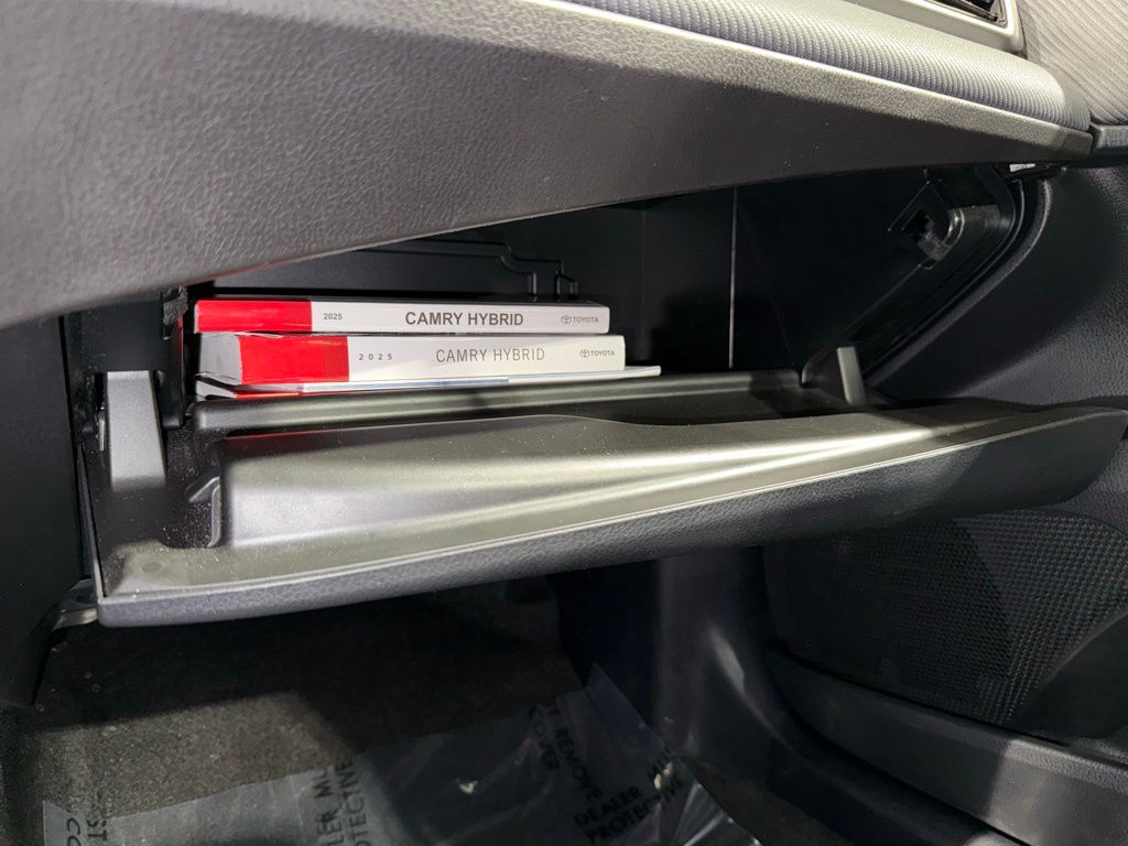 Thumbnail: 2025 Toyota Camry - 27