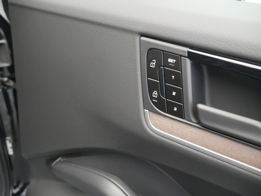 Thumbnail: 2026 Porsche Cayenne - 27