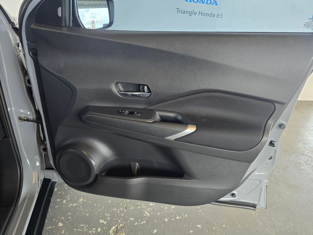 Thumbnail: 2021 Nissan Kicks - 17