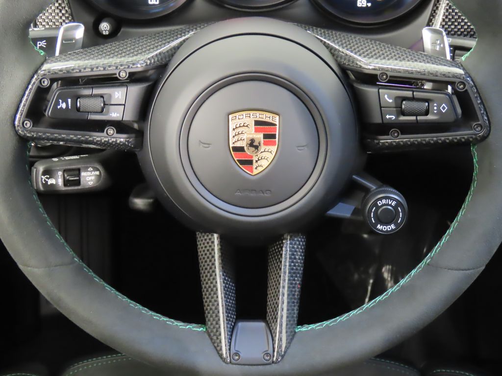 Thumbnail: 2025 Porsche Macan - 19