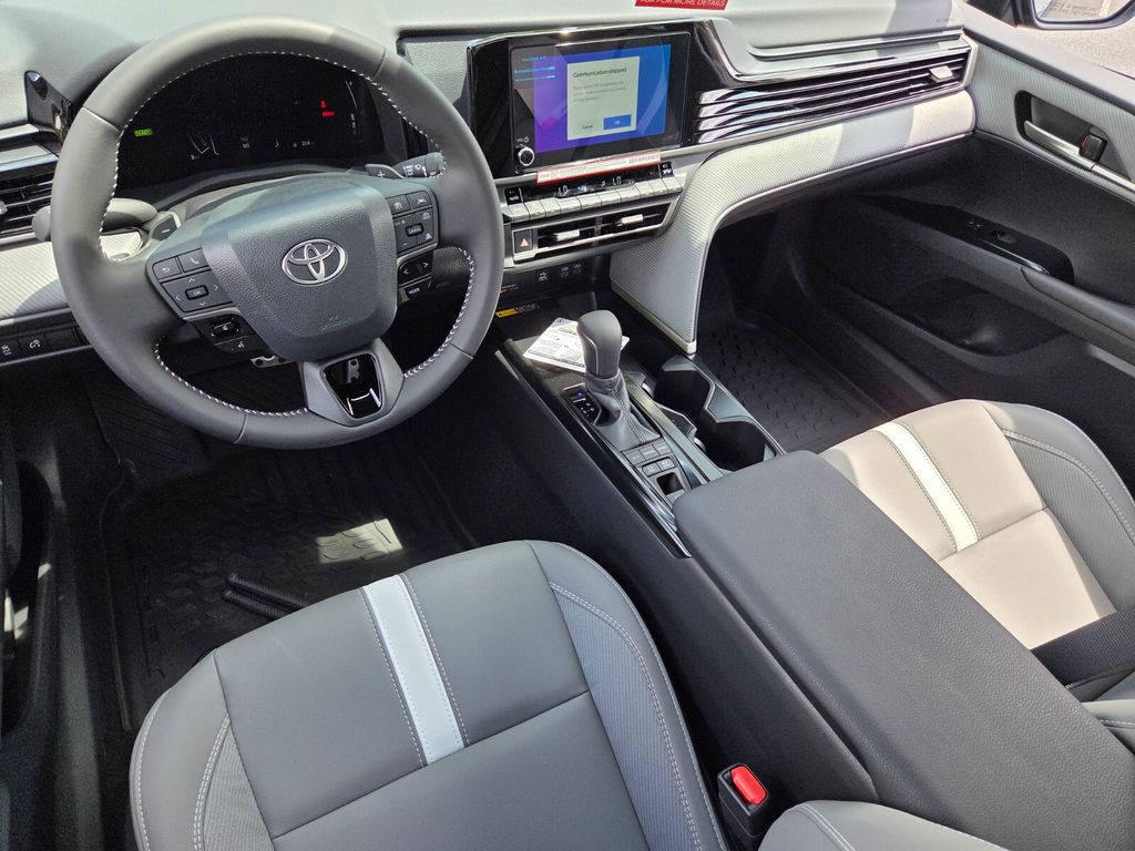 View vehicle photo 7