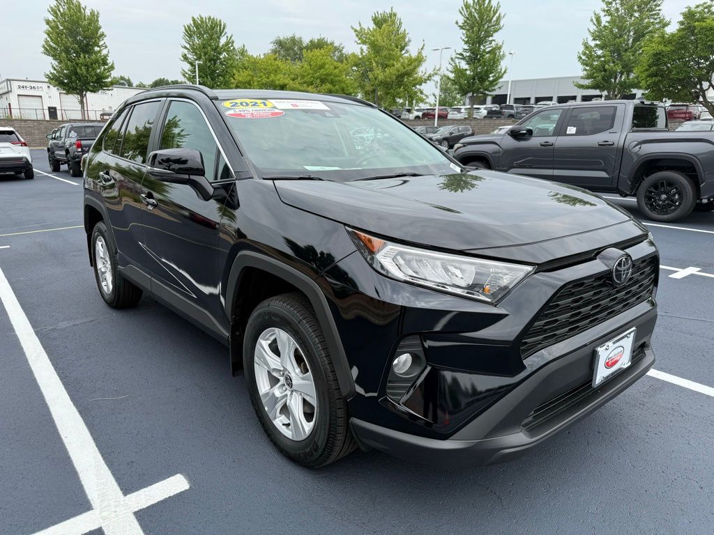 Thumbnail: 2021 Toyota RAV4 - 7