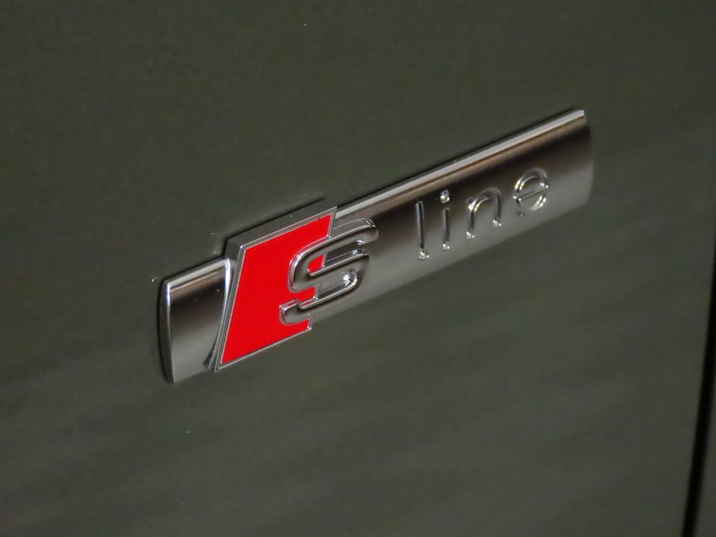 Thumbnail: 2025 Audi Q3 - 11