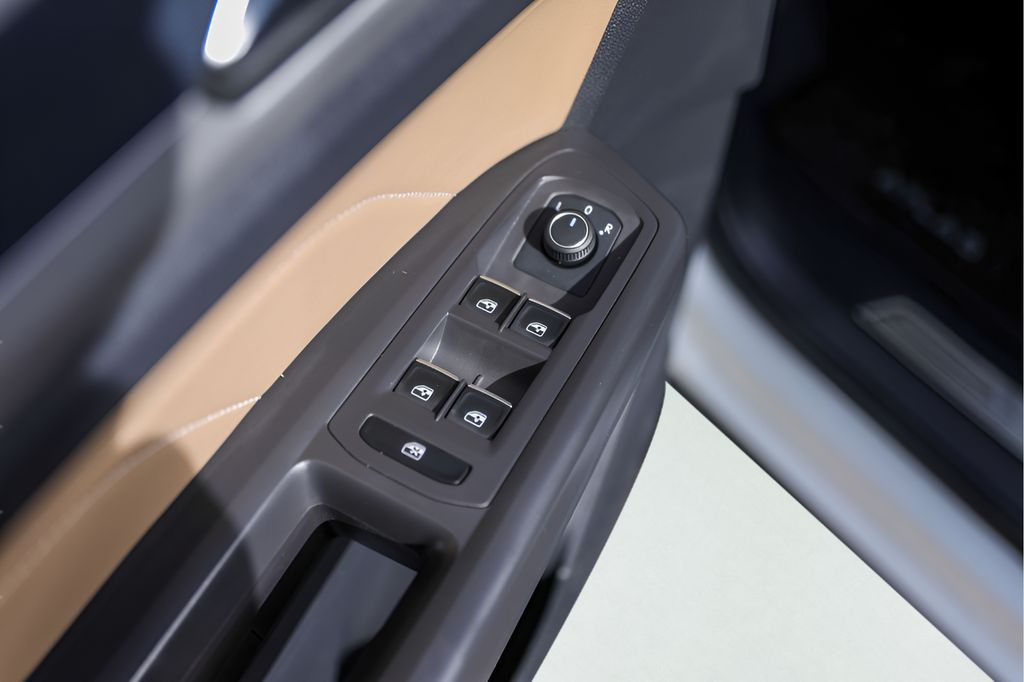 Used Car 2023 Volkswagen Atlas Cross Sport  2.0t Se W/technology For Sale Under $30,000 In Austin, Texas