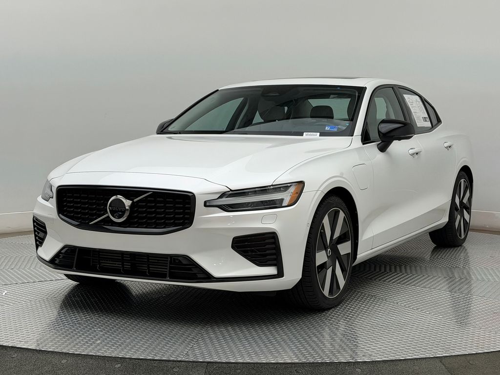Thumbnail: 2024 Volvo S60 - 4