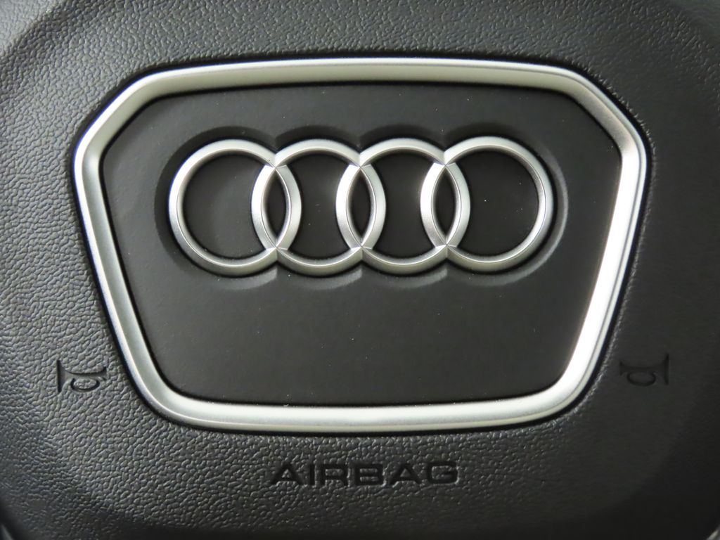 Thumbnail: 2025 Audi Q3 - 17