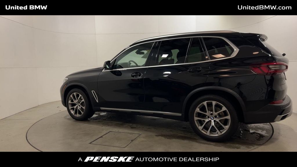 Thumbnail: 2021 BMW X5 - 6