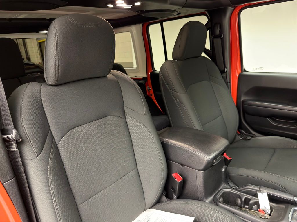 Thumbnail: 2020 Jeep Wrangler - 6