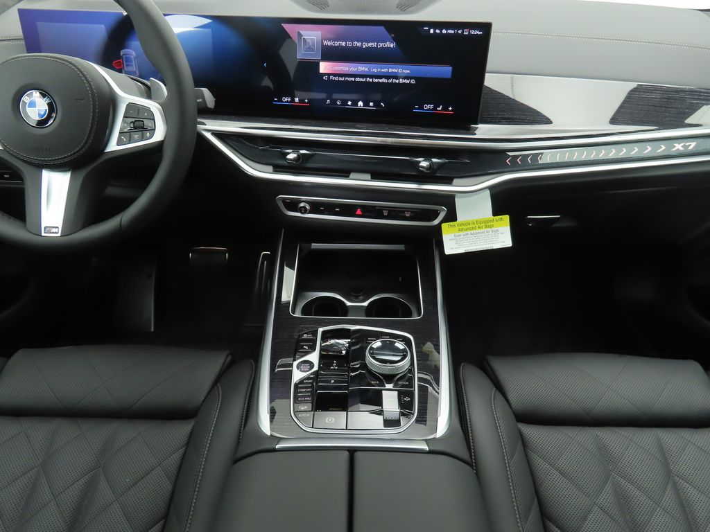Thumbnail: 2026 BMW X7 - 13
