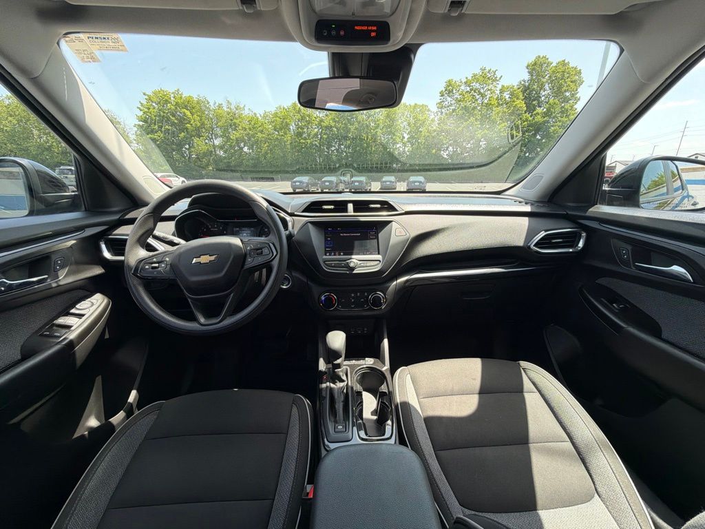 Thumbnail: 2022 Chevrolet TrailBlazer - 11