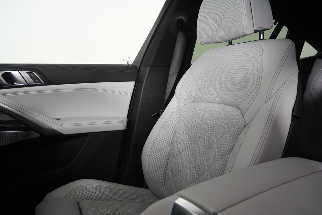 Thumbnail: 2027 BMW X6 - 22
