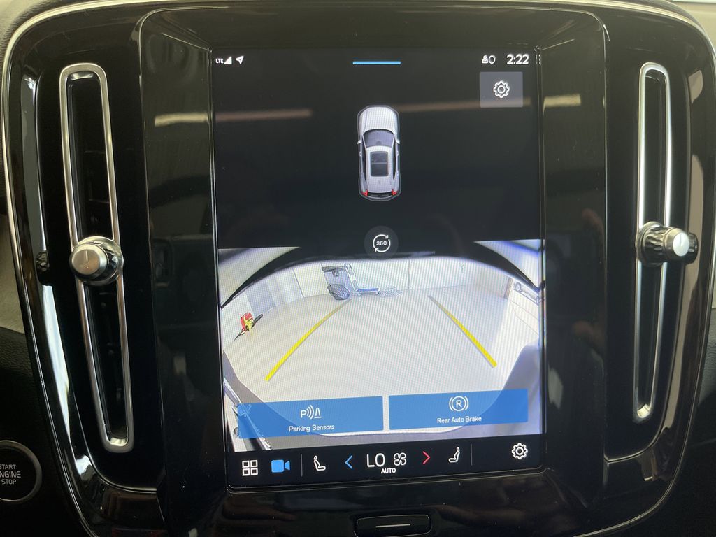 2024 Volvo XC40 Ultimate photo