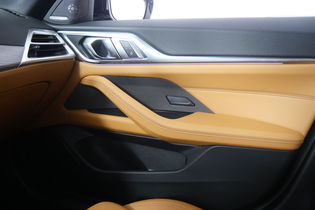 Thumbnail: 2025 BMW i4 - 30