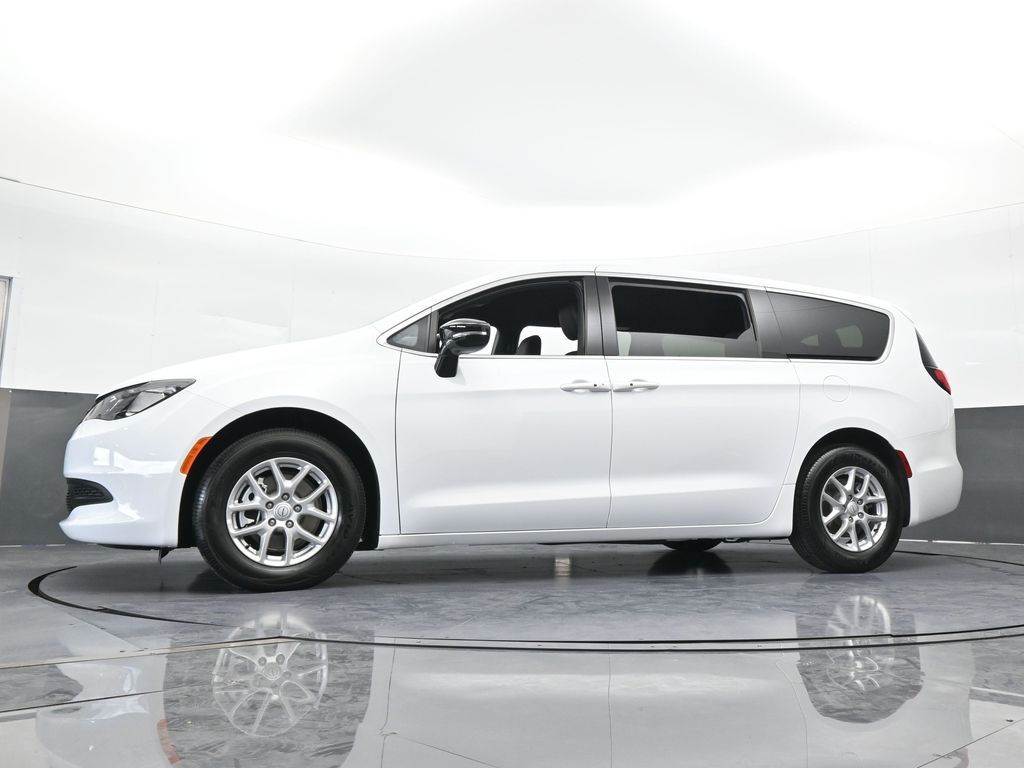 Used 2026 Bright White Clearcoat Chrysler LX image 54