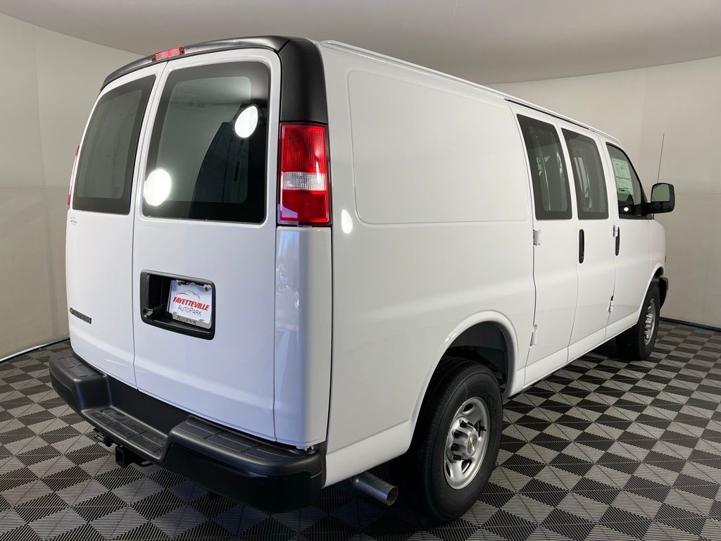 2025 Chevrolet Express Cargo 2500 13