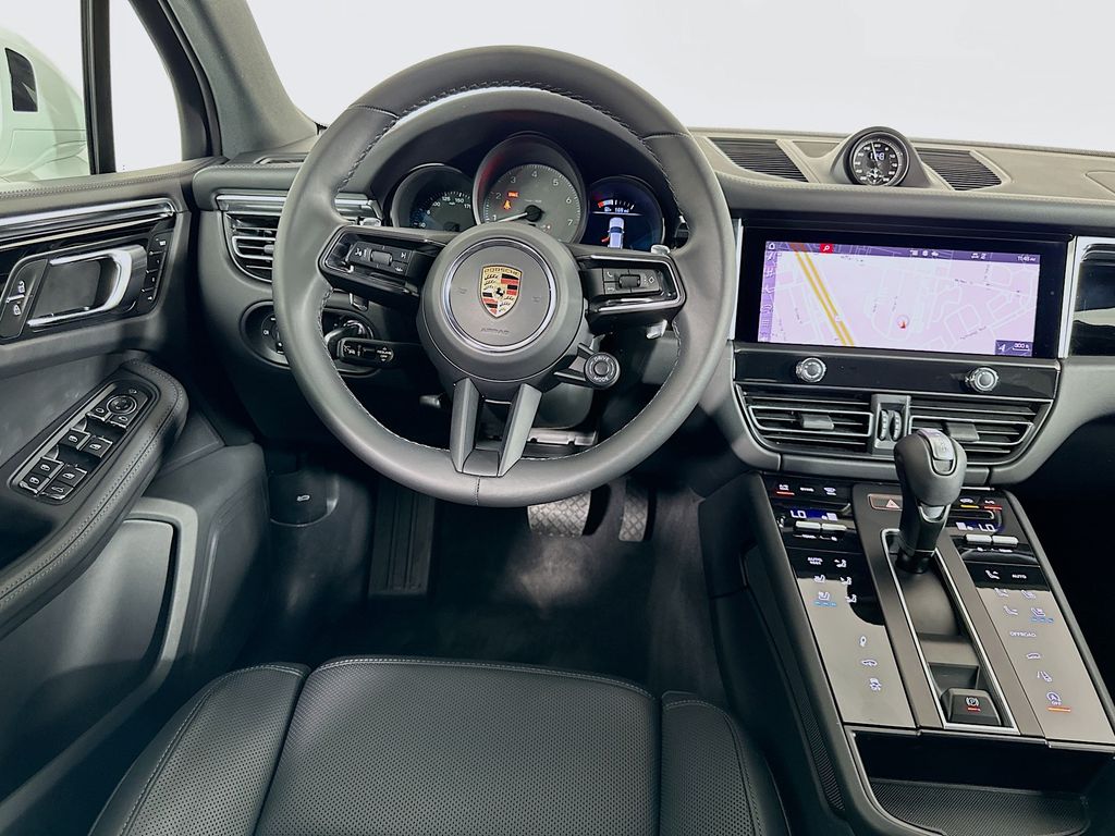 Thumbnail: 2023 Porsche Macan - 23