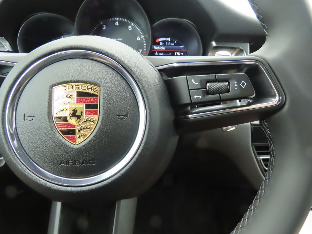 Thumbnail: 2025 Porsche Macan - 15