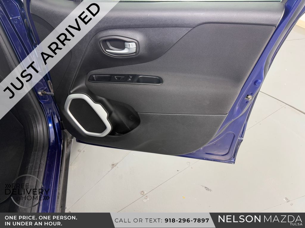 Used 2019 Blue Jeep Latitude image 44