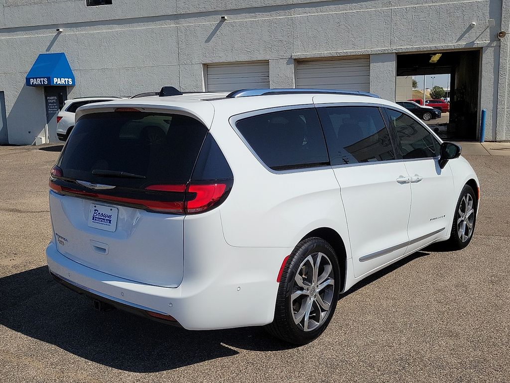 2025 Chrysler Pacifica Pinnacle - 10