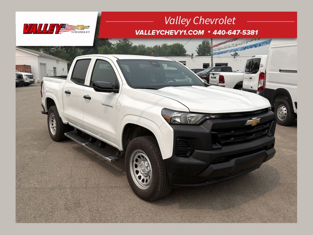 Summit White 2024 Chevrolet Colorado Pickup Truck 4X2 8-Speed Automatic