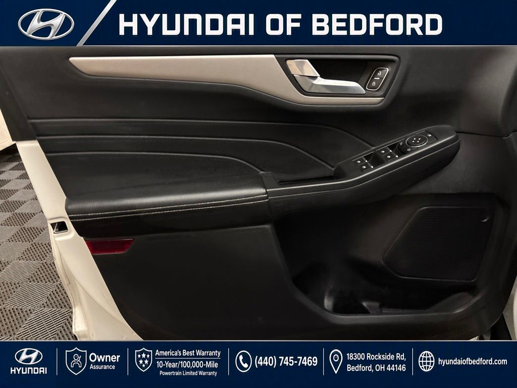 Used 2021 Ford Escape Hybrid SE For Sale in Bedford, OH