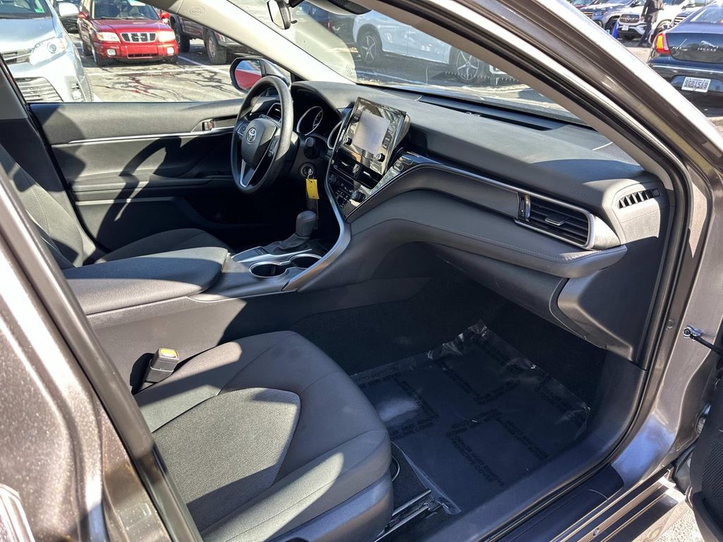 Thumbnail: 2024 Toyota Camry - 21