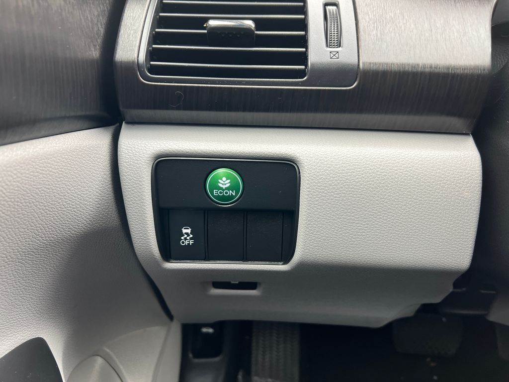 Thumbnail: 2013 Honda Accord - 17