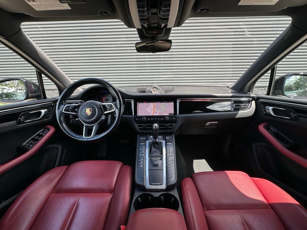 Thumbnail: 2021 Porsche Macan - 6